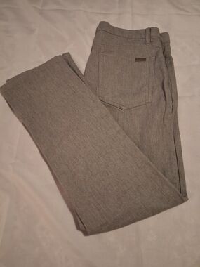 Alfani Heather Gray Jeans/ Pants with Metal Logo. Size 32X32